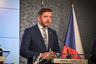 Snížení je pouhé gesto: Rakušan je pro vysoké platy politiků